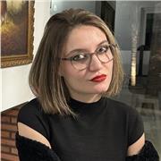 Soy una chica muy amable y paciente, la cual sin duda alguna prestaría ayuda a cualquier niño/a que la necesitase, ya que me apasiona la enseñanza. Quiero dar clases a alumnos/as de educación primaria, ya que estudio esta carrera. Pero también puedo expli